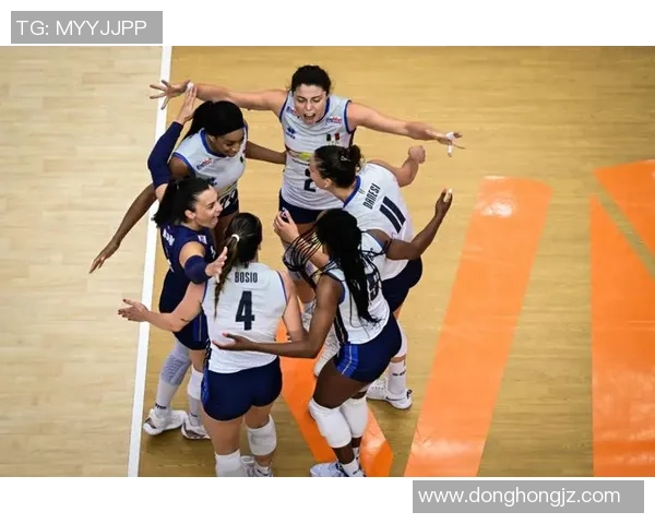 杭州羽毛球队在总决赛中以96分稳居积分榜首位展现强劲实力 杭州羽毛球队在总决赛中以96分稳居积分榜首位展现强劲实力