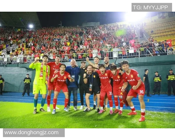 赛后分析广州足球队与武汉足球队的战术意识与表现对比