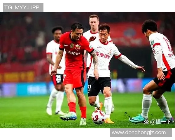 重庆足球队以85分领跑冠军赛积分榜展现强大实力和竞争优势 重庆足球队以85分领跑冠军赛积分榜展现强大实力和竞争优势